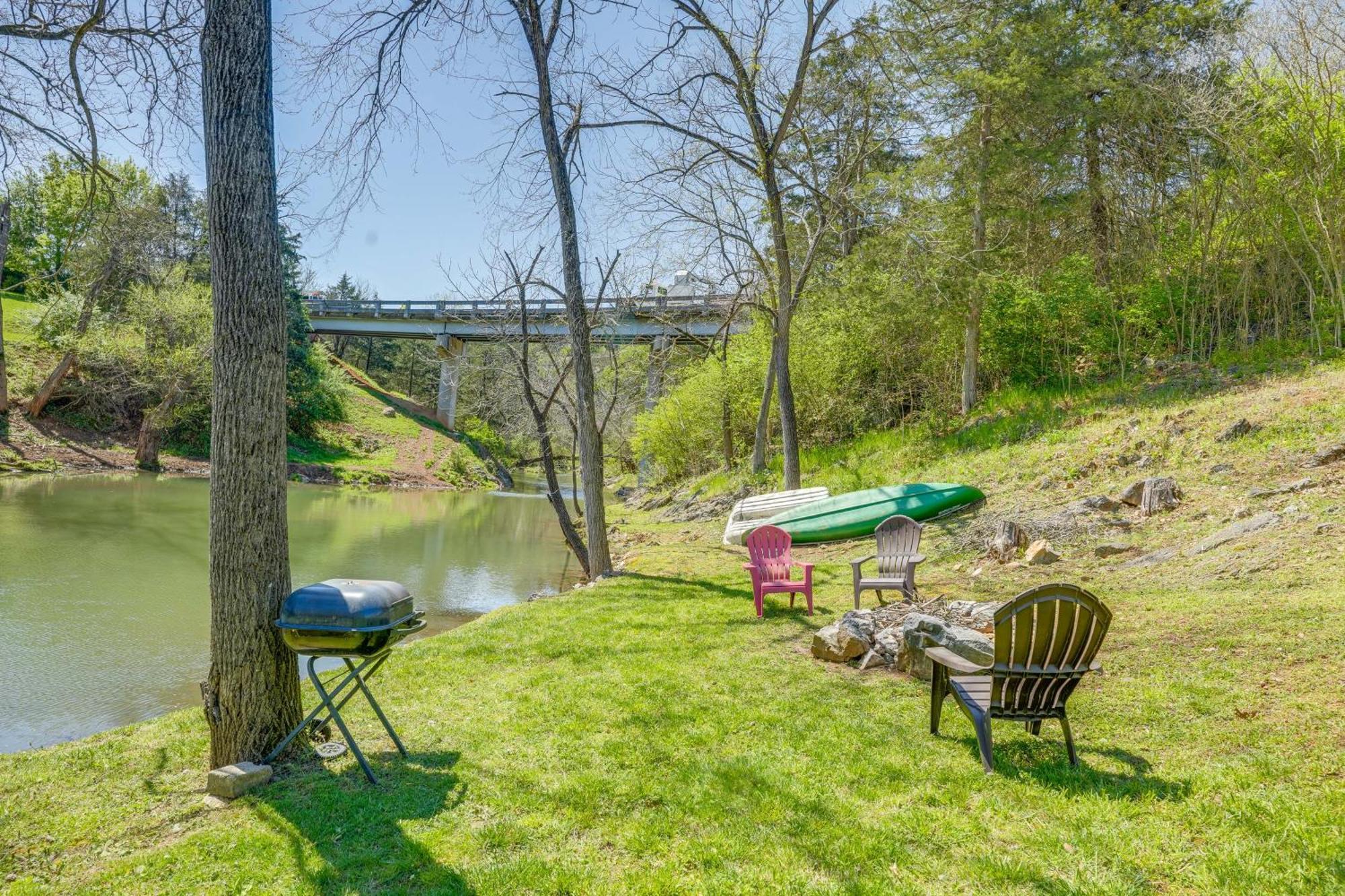 Waterfront Virginia Retreat With Canoe, Pets Welcome Rileyville ภายนอก รูปภาพ